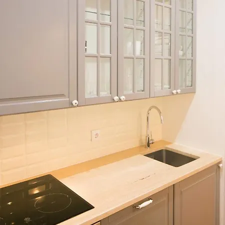 Apartment Trendy And Super 21 By Lisbonne Collection *