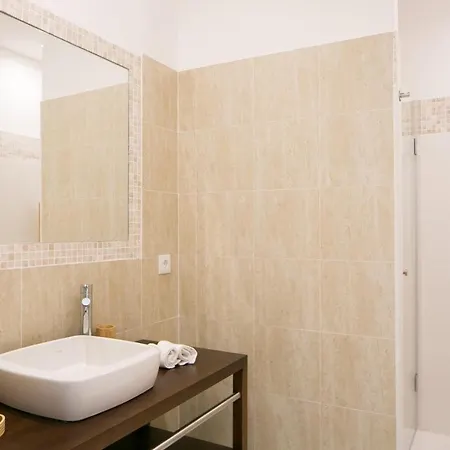 Apartment Trendy And Super 21 By Lisbonne Collection *