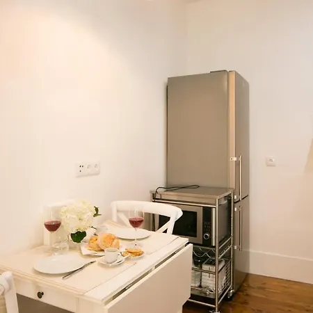 Apartment Trendy And Super 21 By Lisbonne Collection